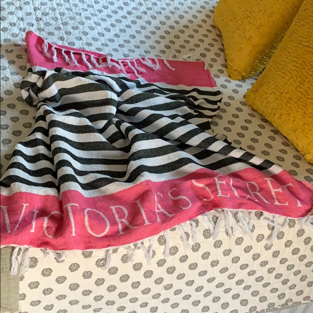 Cute thin blanket/towel